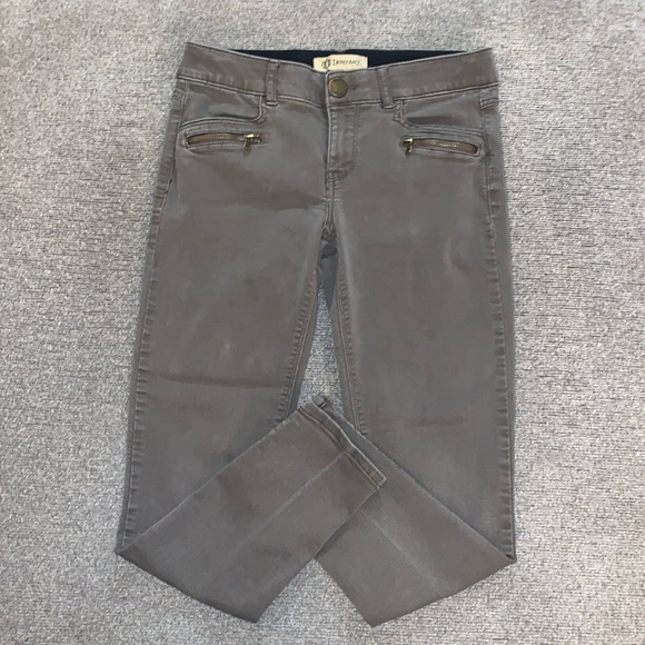 Democracy Jeans - Picture 1 of 7